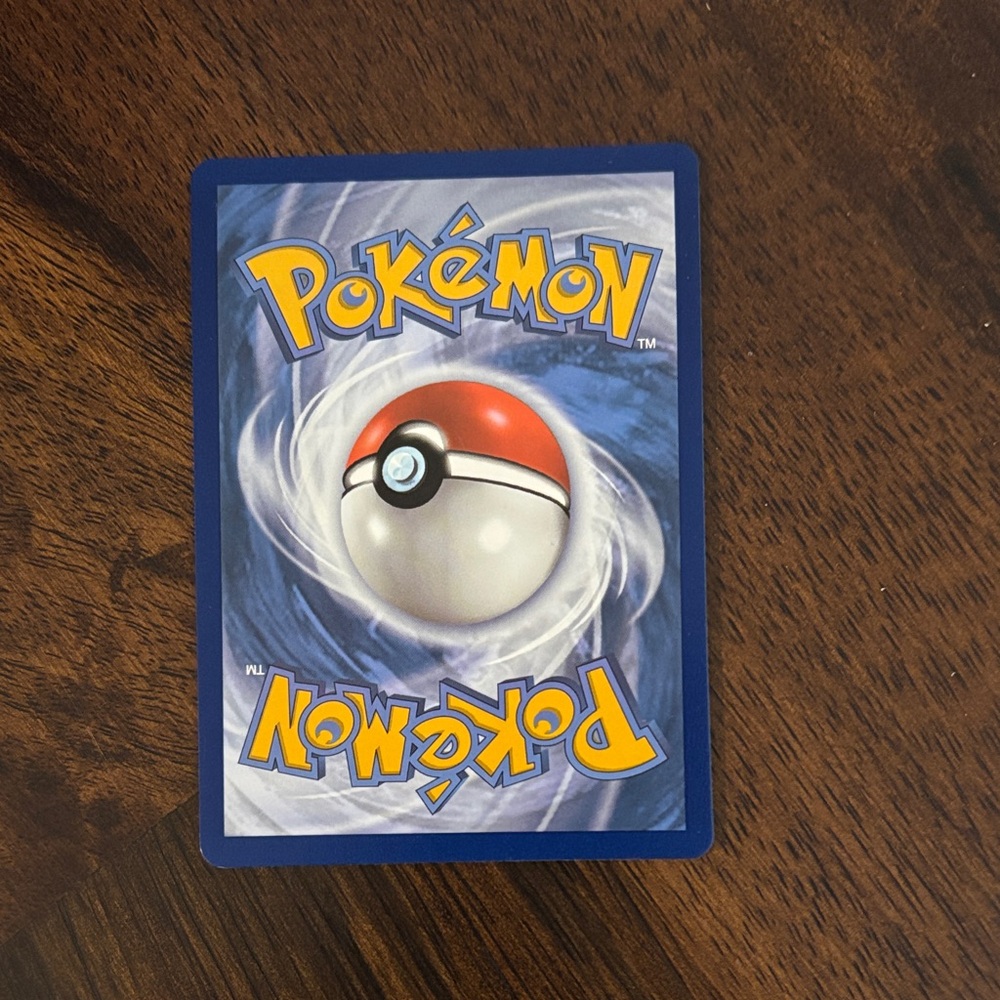 Pokemon Trading Card - Liepard V - Purple and Yellow - Picture 2 of 2